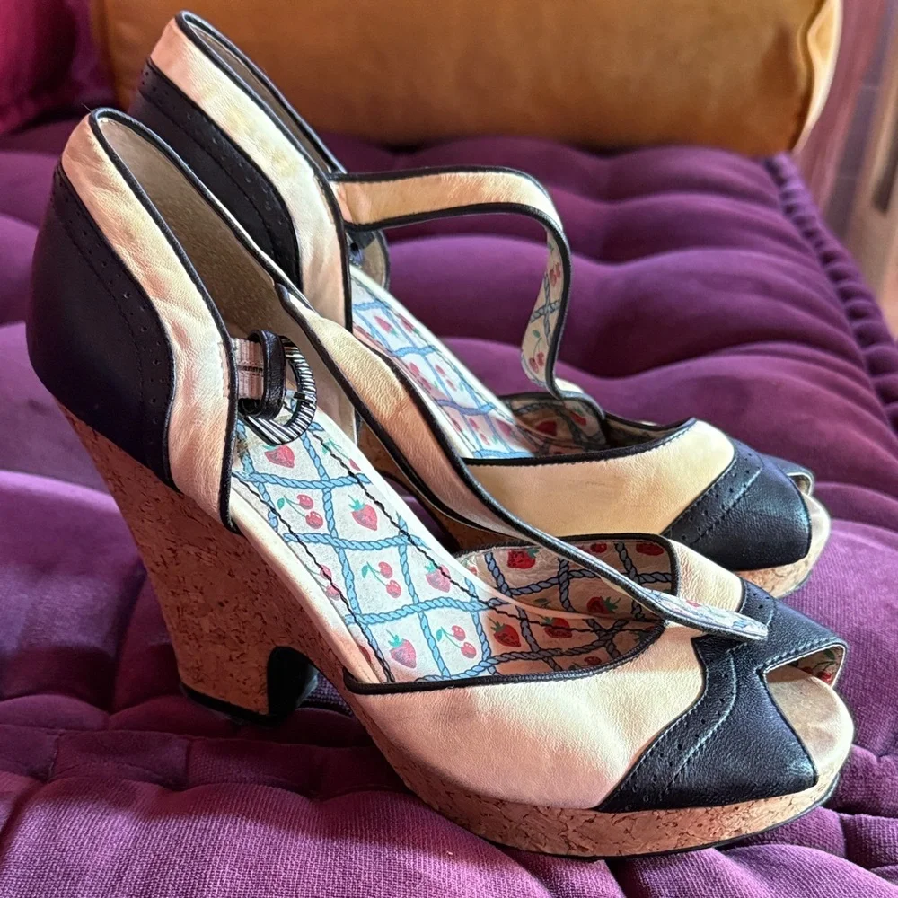Miss L Fire shoes Elegant Black and Cream Wedge Sandals 9.5